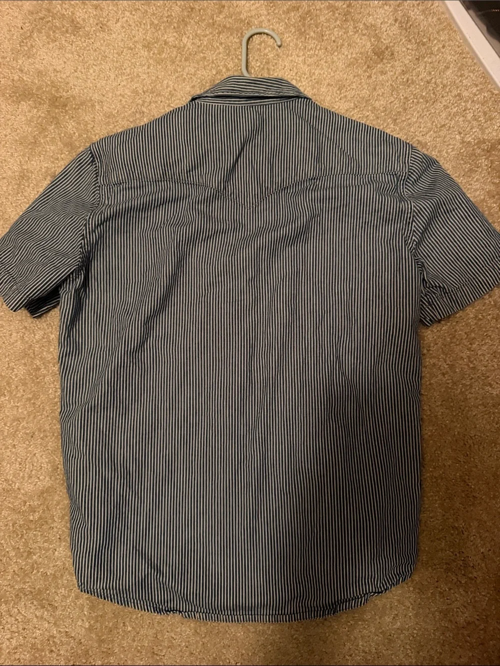 Levi's Men's Navy and White Striped Short Sleeve Button-Down Shirt